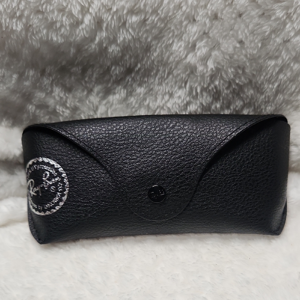 Ray-Ban Glass Case Snap Closure - Picture 1 of 5